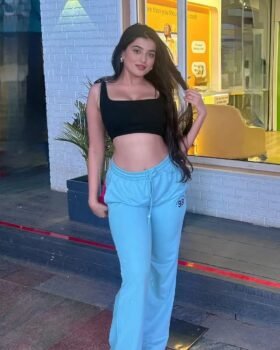•• Call Girls In Gaur City Mall Noida -> 9821774457 Justdial Escorts